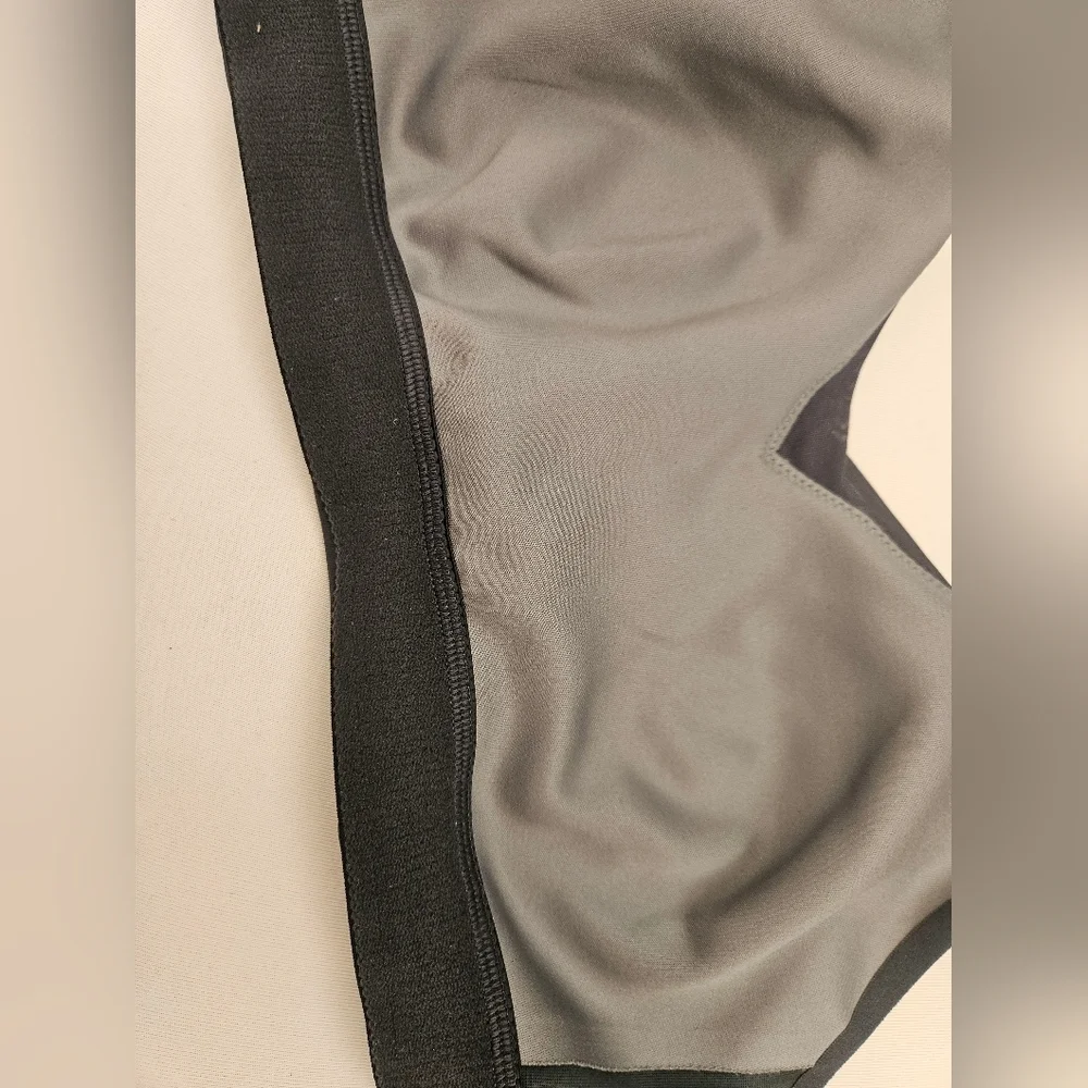 Brooks- Women's Black Sports Bra Sz 32D - Picture 7 of 12